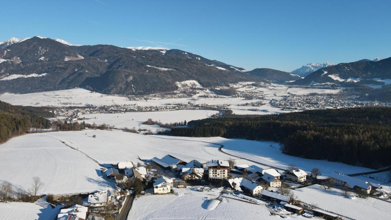 Appartement- Und Wellnesshotel Winkler Falzes Exterior photo