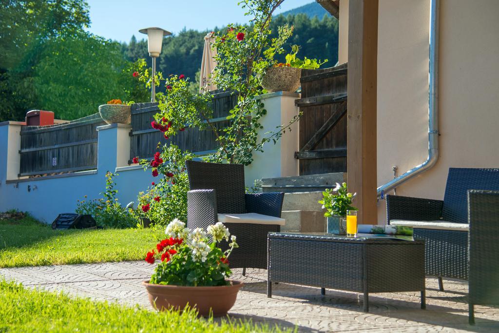 Appartement- Und Wellnesshotel Winkler Falzes Exterior photo