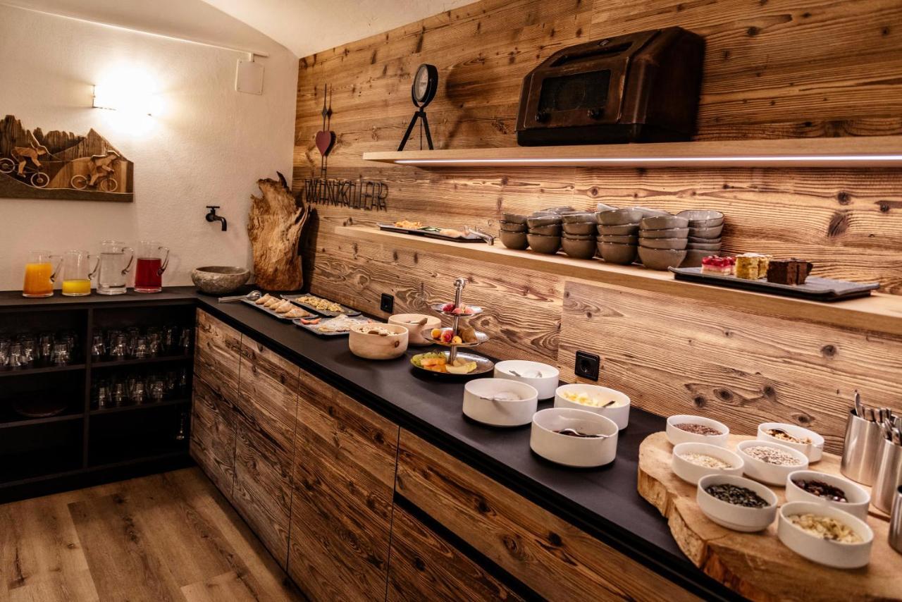 Appartement- Und Wellnesshotel Winkler Falzes Exterior photo