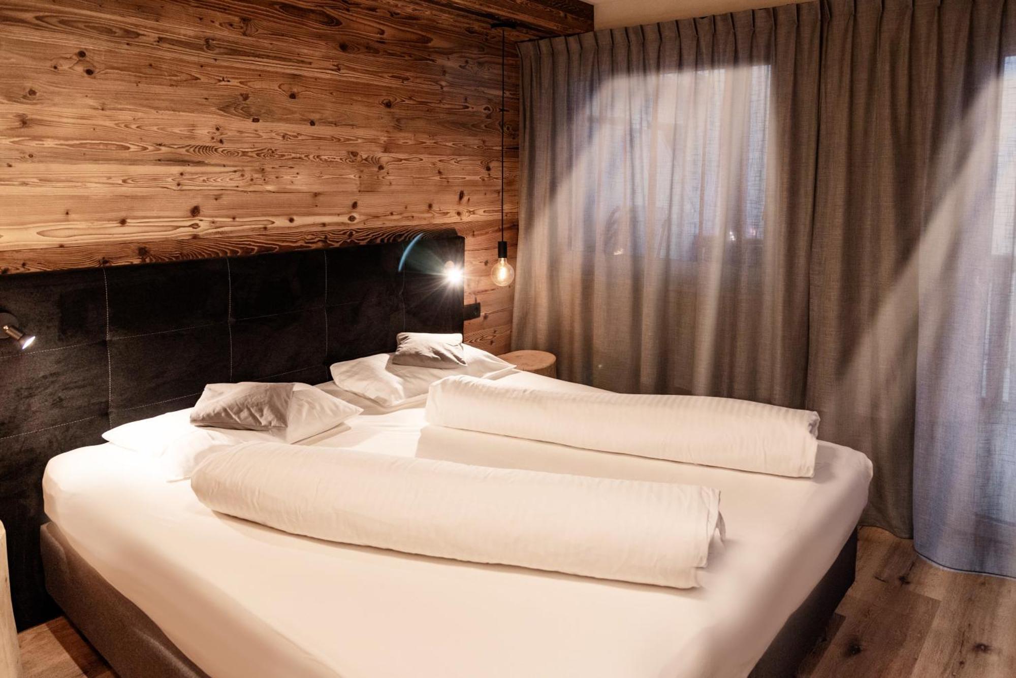 Appartement- Und Wellnesshotel Winkler Falzes Exterior photo