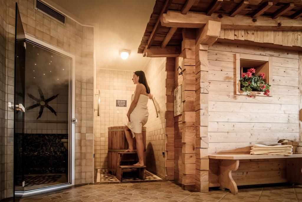 Appartement- Und Wellnesshotel Winkler Falzes Exterior photo