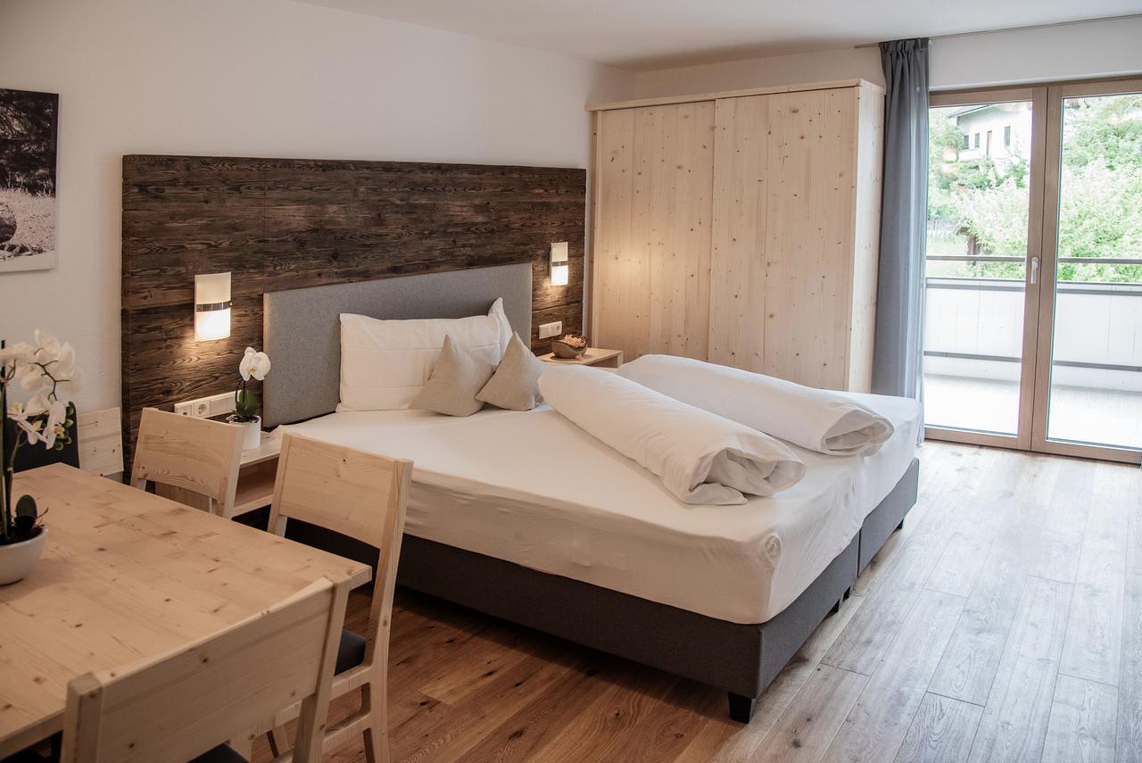 Appartement- Und Wellnesshotel Winkler Falzes Exterior photo