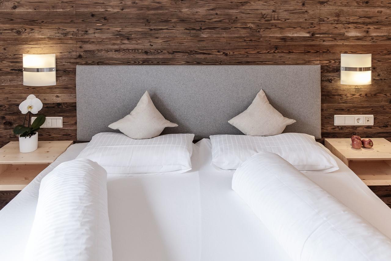 Appartement- Und Wellnesshotel Winkler Falzes Exterior photo